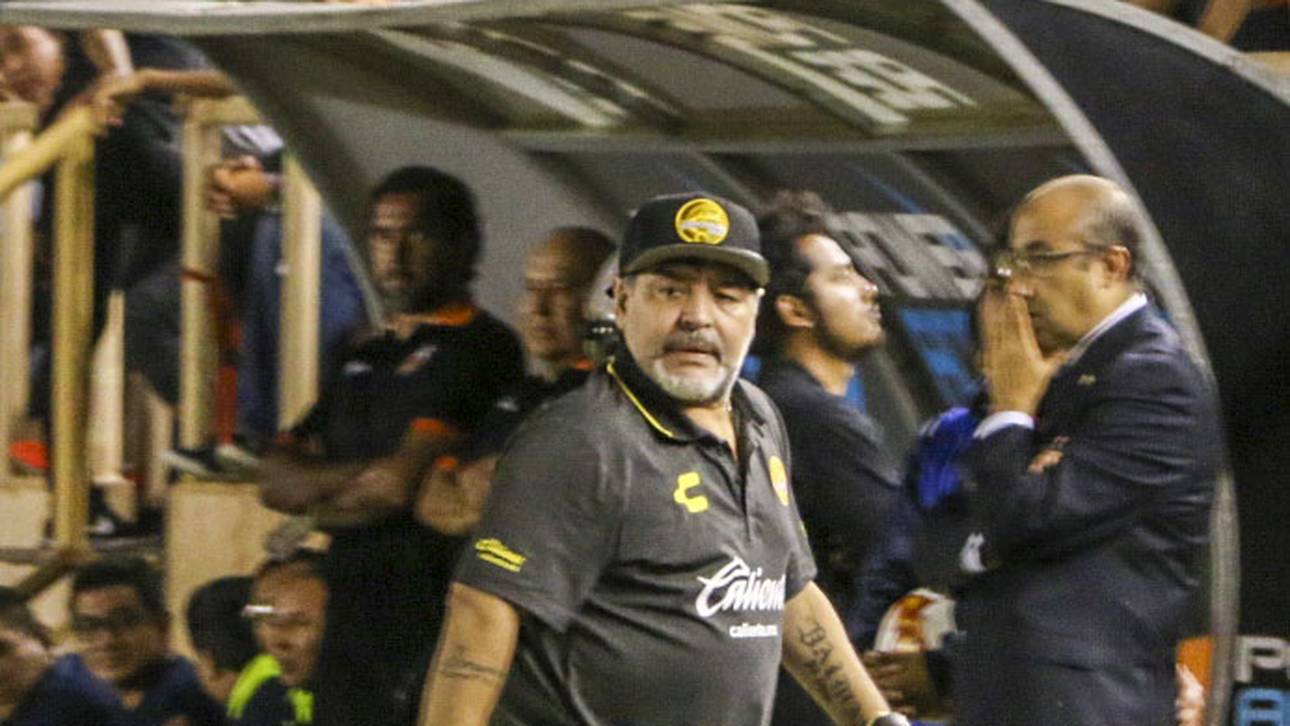 Maradona kassiert erste Pleite