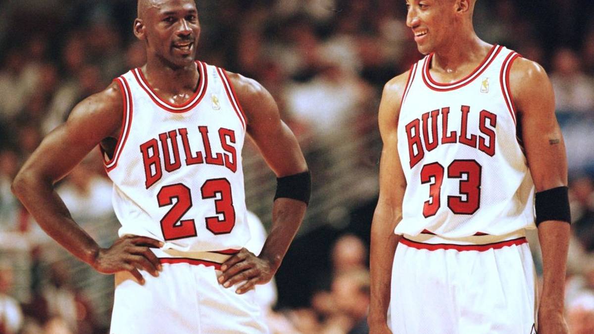 ...und damit mehr als Michael Jordan und Scottie Pippen (46), Magic Johnson und Kareem Abdul-Jabbar (55), Kevin Durant und Stephen Curry (53), Shaquille O'Neal und Kobe Bryant (35) und LeBron James und Dwyane Wade (44) in deren ersten Spielen zusammen