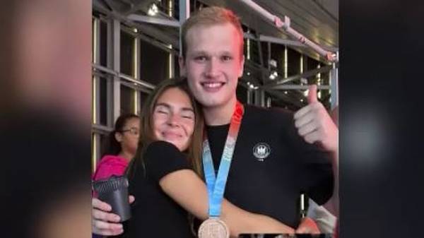 Topmodel feiert mit den U21-Handballern