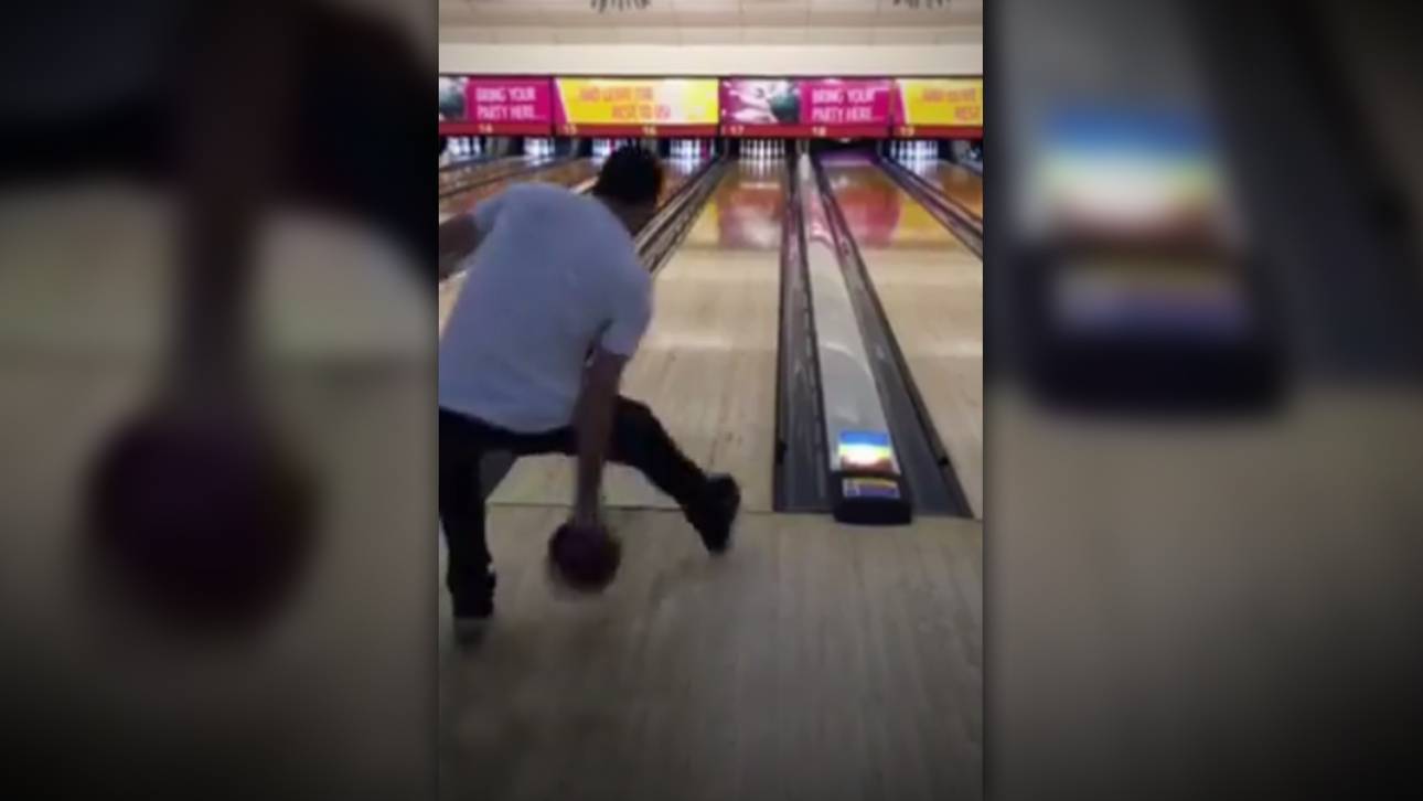 Fuchs mit Trick-Shot beim Bowling