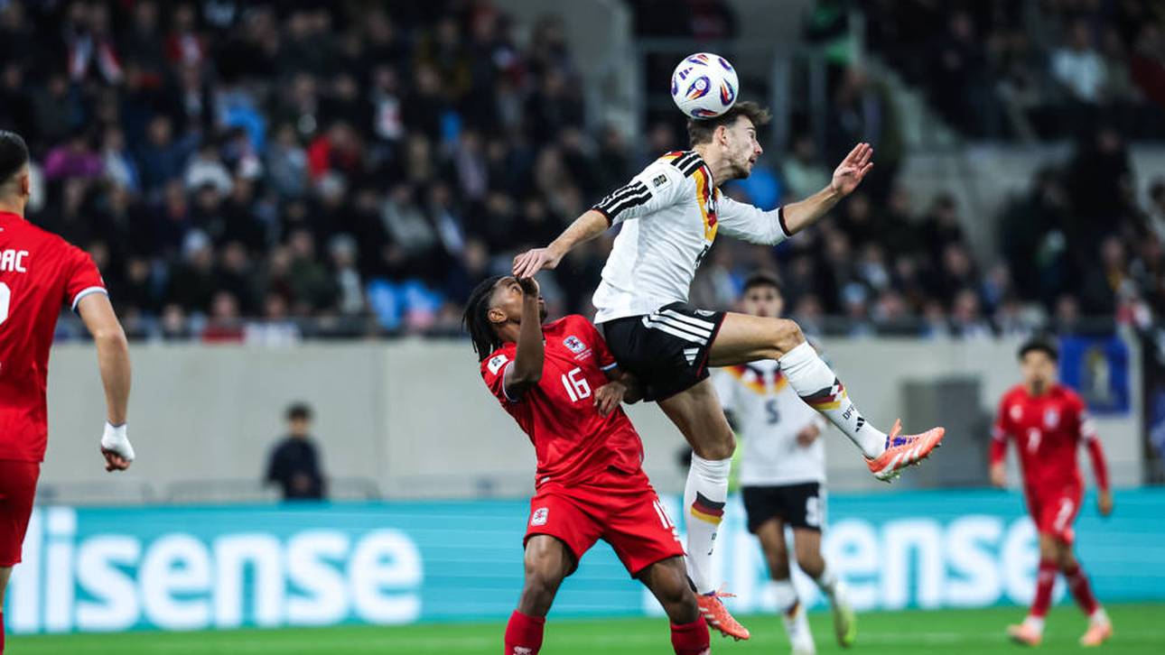 Leon Goretzka im Luftduell