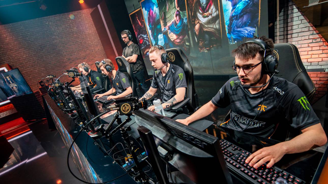 Fnatic spielt um die Finalteilnahme des Mid-Season Invitationals in Paris