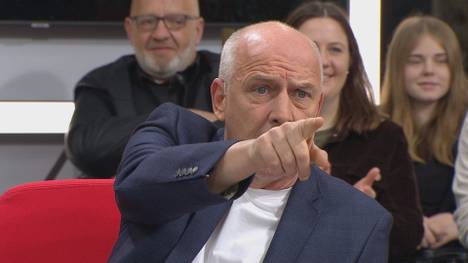 Der deutsche Fußball tut sich im internationalen Vergleich schwer, vor allem mit der Nachwuchsförderung. Mario Basler hat eine klare Forderung an die junge Generation. 