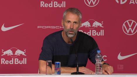 Marco Rose ist trotz des 5:1 Erfolges seiner Mannschaft gegen den VfB Stuttgart unzufrieden mit einer bestimmten Entscheidung.