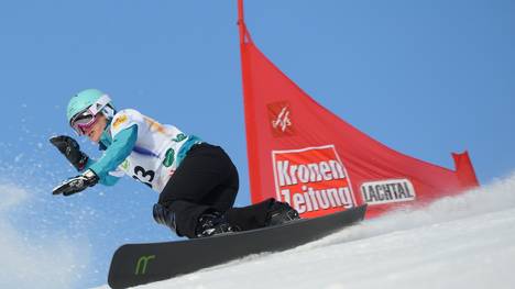 SKI-SNOWBOARD-FREESTYLE-WORLD-WOMEN