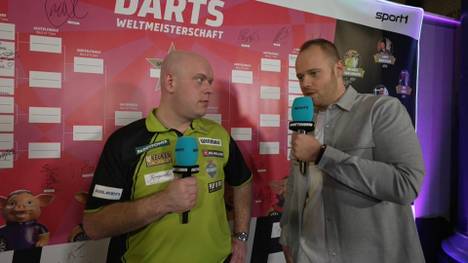 Michael van Gerwen spricht im Sport1-Interview nach seinem Sieg im Spiel gegen James Hurrel über seine Weihnachtspläne, sein bisheriges Jahr und sein Match gegen den Engländer.