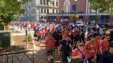 Die schottischen Fans sind bekannt für ihre grandiose Stimmung. Vor dem Match gegen Haiti übernimmt die "Tartan Army" die Innenstadt von Boston.