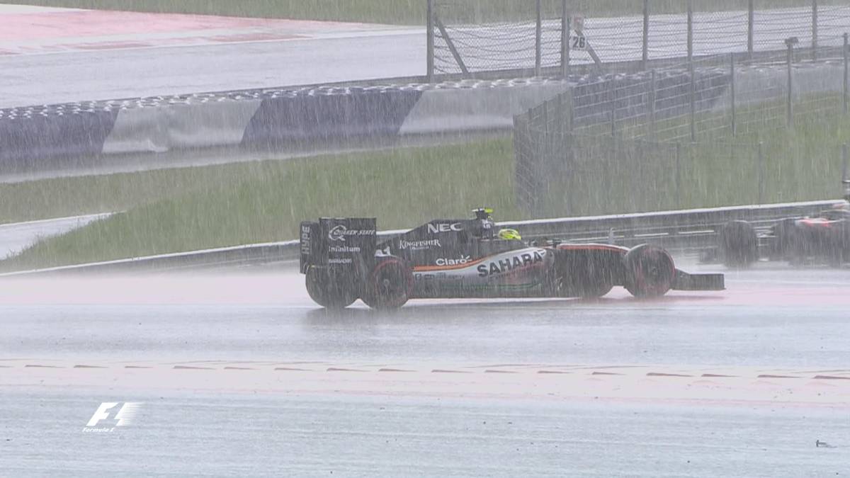 ... und Sergio Perez können ihre Autos wegen des stark fallenden Regens kaum noch kontrollieren