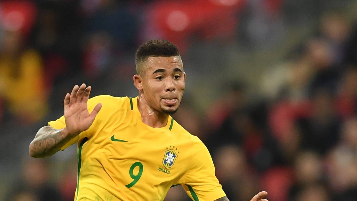 Gabriel Jesus (2018): "Wir bei ManCity sind glücklich, ihn damals so günstig verpflichtet zu haben“, sagt Ilkay Gündogan. "Er gehört aktuell zu den besten Stürmern weltweit. Er ist körperlich stark und wie bei Brasilianern üblich technisch versiert und schnell." Der 20-Jährige hat bei Tite die Nase derzeit leicht vor Roberto Firmino