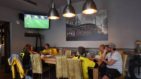 Derby schauen in der Bar mit Schmackes in Dortmund