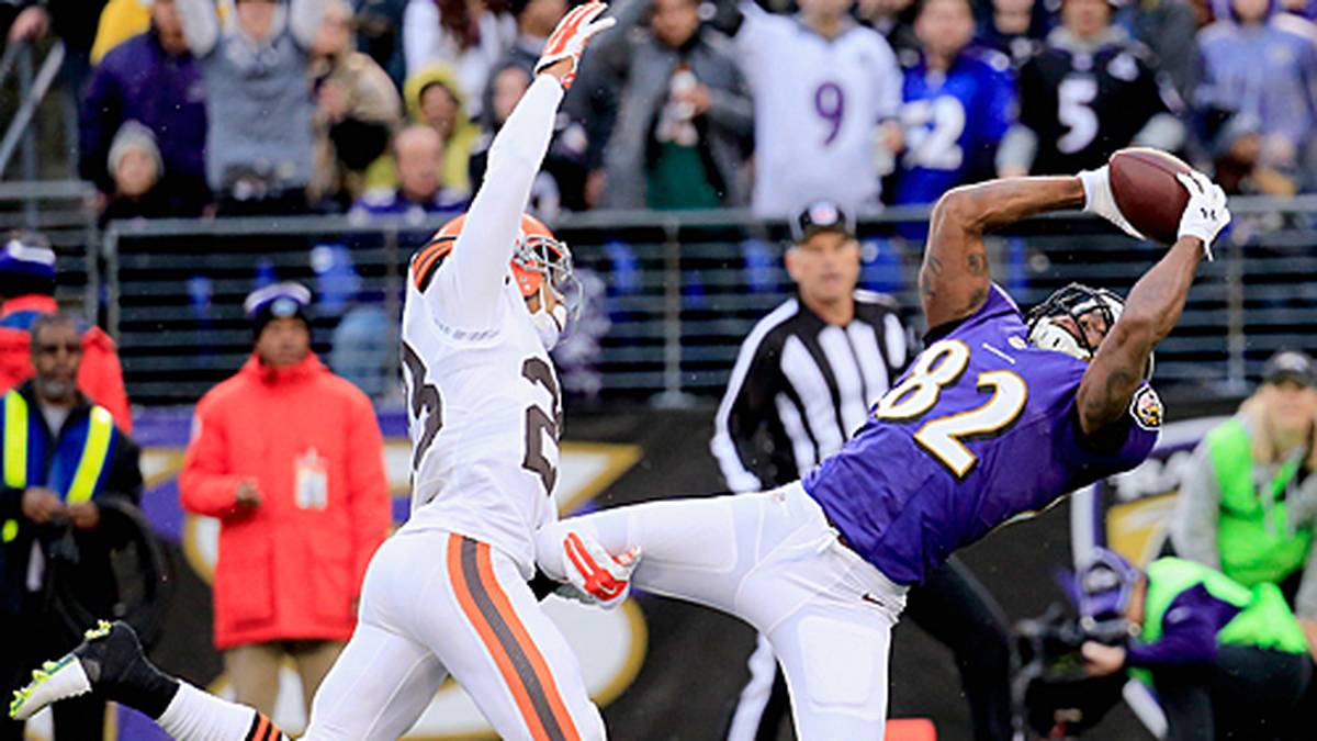 Im letzten Viertel gehen dann alle Wünsche in Erfüllung. Joe Flacco führt seine Ravens sensationell über das Feld und findet immer wieder seine Receiver, hier zum Beispiel Torrey Smith. Baltimore siegt, San Diego verliert und schon ist das Wildcard-Game gebucht