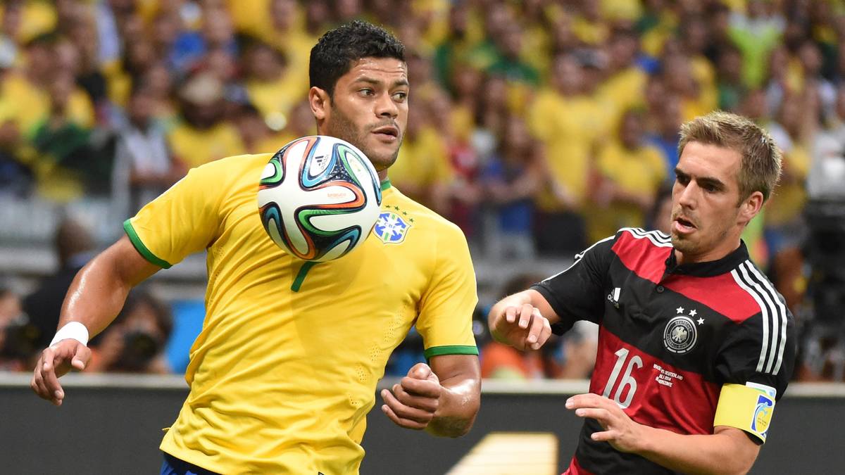 Hulk (2014): Ja, richtig, der Koloss von Zenit St. Petersburg darf sich eine Halbzeit lang als Linksaußen versuchen. Was gegen Kolumbien so lala funktioniert, geht gegen Deutschland gar nicht. Wird zur zweiten Hälfte von Ramires abgelöst. Spielt noch bis Sommer 2016 in der Selecao. Seit seinem Wechsel nach Schanghai, wo er mit Oscar zusammenspielt, kein Thema mehr