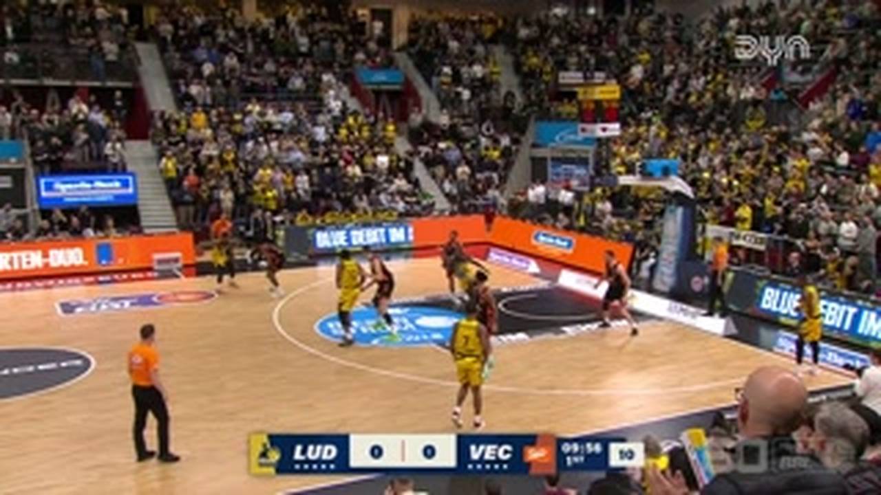 MHP RIESEN Ludwigsburg - RASTA Vechta | BBL-Highlights im Video