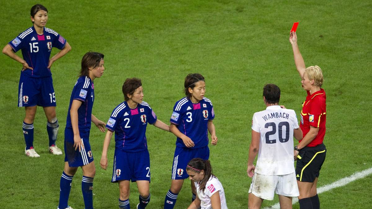 2011 folgte ihr erstes Endspiel bei der Weltmeisterschaft der Frauen. Die sechsmalige DFB-Schiedsrichterin des Jahres und zweimalige IFFHS-Weltschiedsrichterin des Jahres leitete das Finale zwischen Japan und den USA
