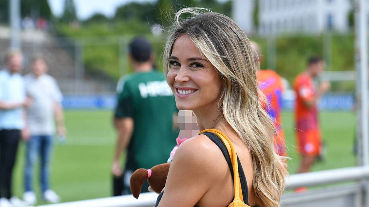 Star-Moderatorin bei Schalke-Training