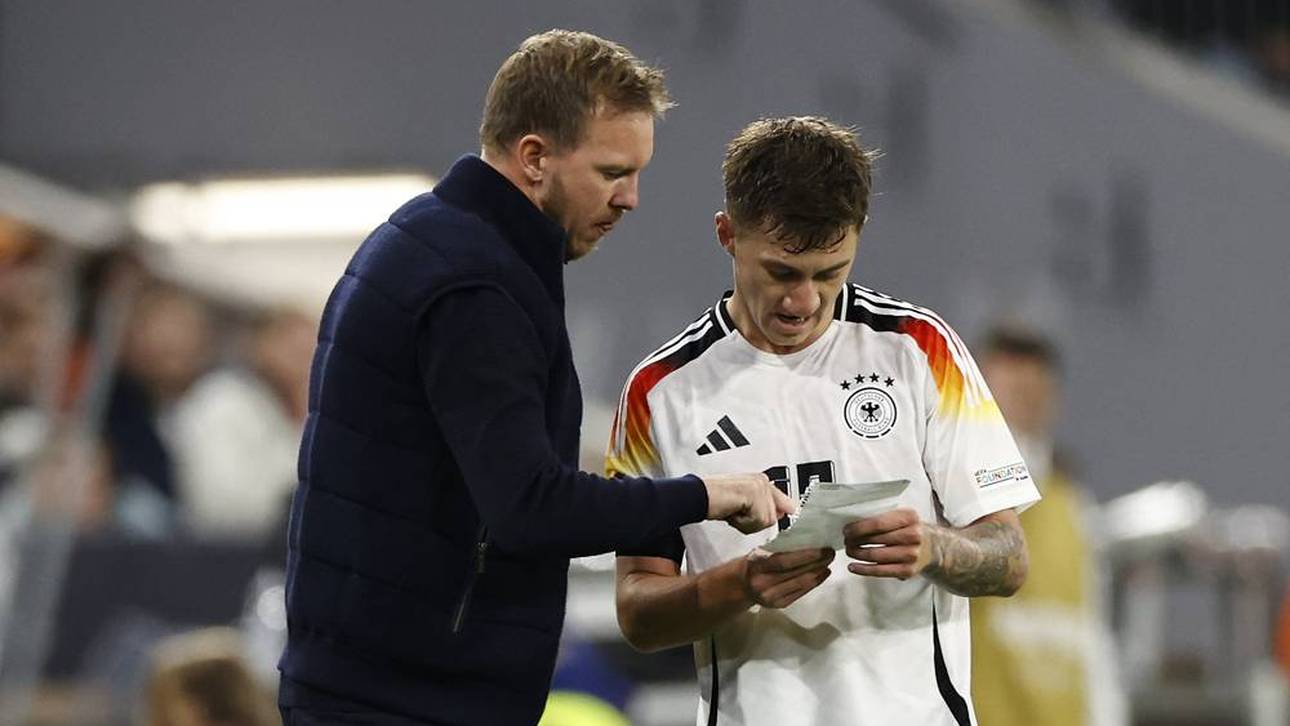 Julian Nagelsmann (l.) nominiert Angelo Stiller nach