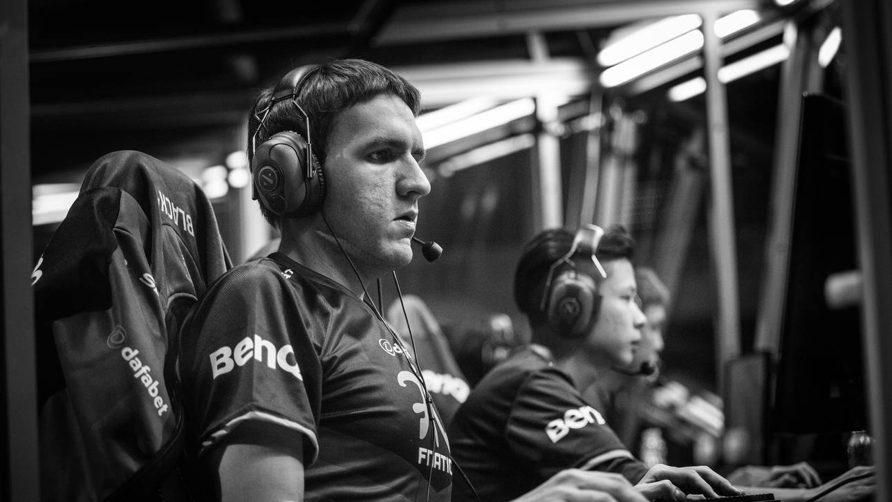 Black^ und KheZu mit Duell in Split