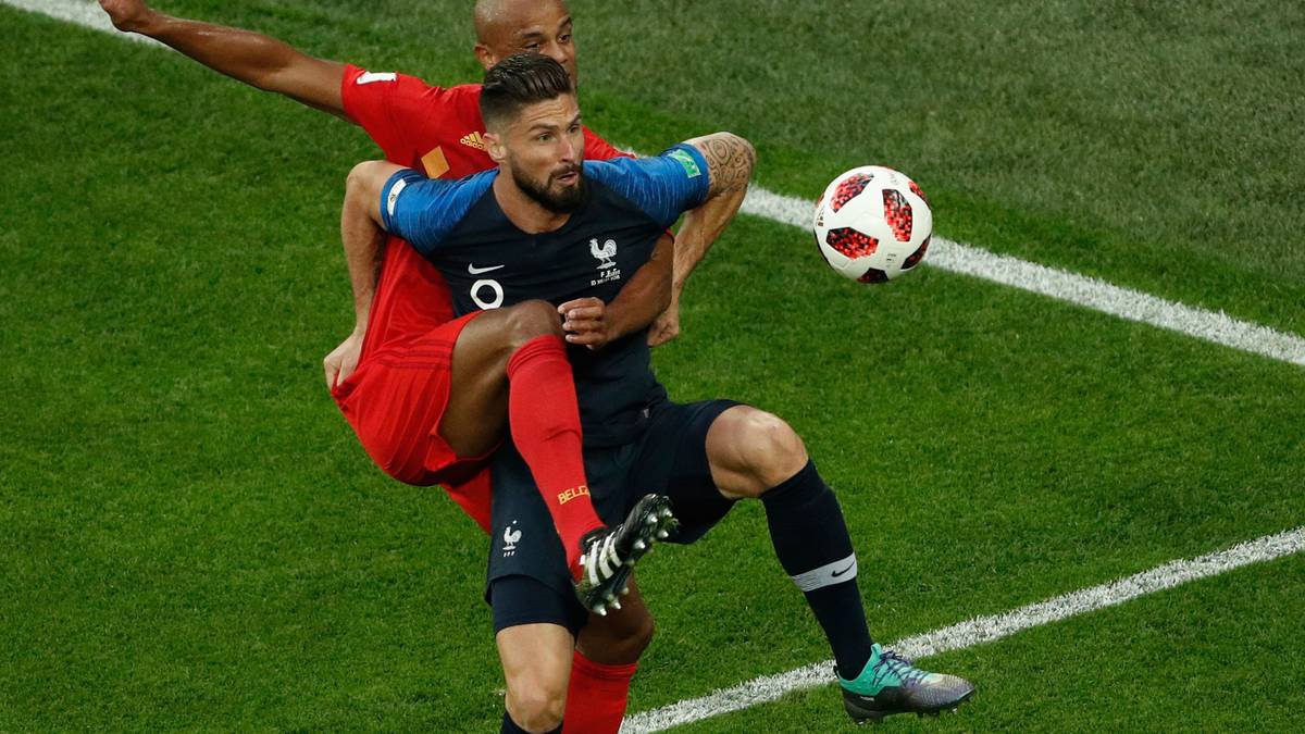 OLIVIER GIROUD (Frankreich): Wurde nach dem Halbfinale vom Belgier Courtois verspottet. Ein Mittelstürmer 40 Meter vor dem eigenen Tor postiert - was für eine Verschwendung. So in etwa war der Tenor. Tatsächlich wird Giroud bei diesem Turnier häufig für taktische Aufgaben eingespannt. Ihm wird's egal sein, wenn er am Ende Weltmeister wird