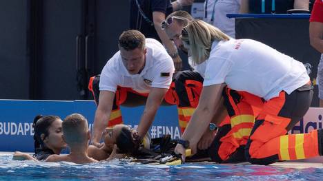 US-Synchronschwimmerin Anita Alvarez wird gerettet
