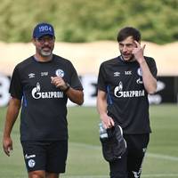 Matthias Kreutzer springt auf Schalke zum dritten Mal als Interimstrainer ein. Der 40-Jährige hat schon acht Knappen-Trainer erlebt. Wichtige Rollen auf seinem Weg nach oben spielten bislang Huub Stevens, ein Studium - und der HSV.
