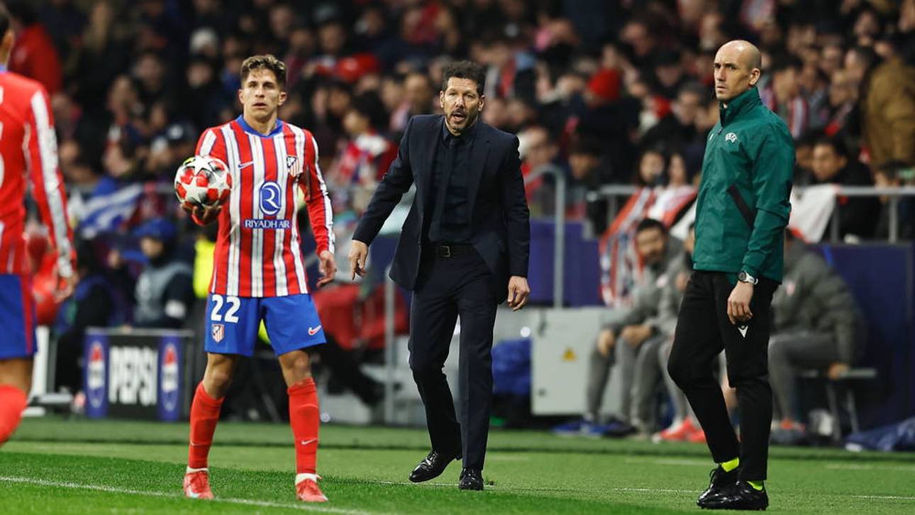 Diego Simeone gibt seinem Sohn Giuliano (links) Anweisungen