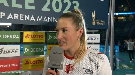 Der SC Potsdam scheitert nach 2021 zum zweiten Mal im DVV-Pokalfinale am SSC Palmberg Schwerin. Laura Emonts spricht im Interview mit SPORT1 Reporterin Katharina Hosser über die Gründe.