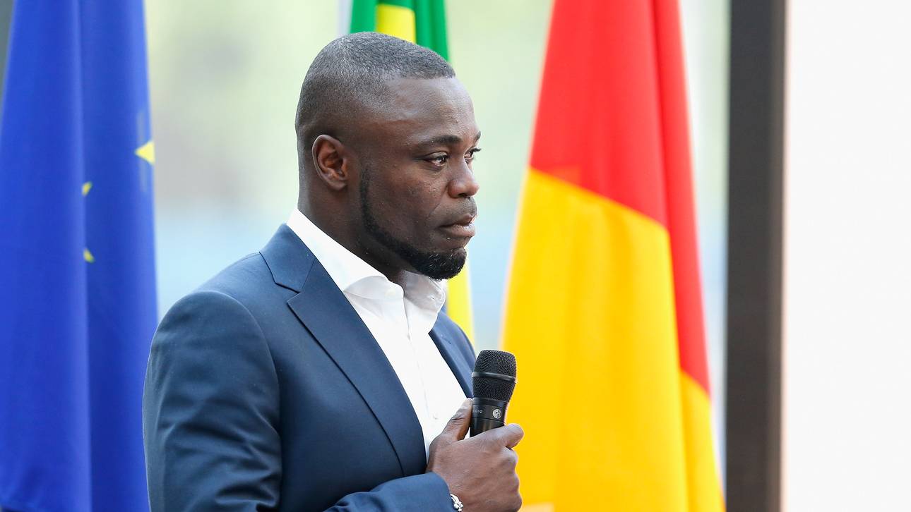 Asamoah kämpft gegen Rechts