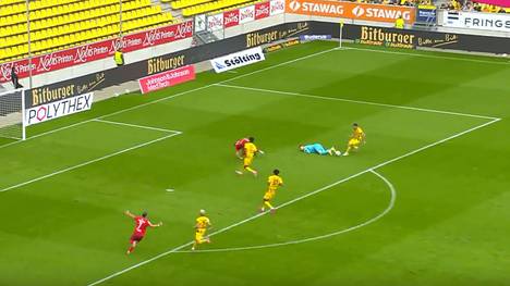 Die Highlights der Partie Alemannia Aachen - Jahn Regensburg aus der 3. Liga im Video. 