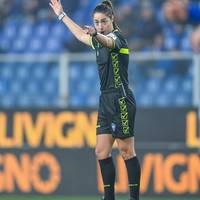 Maria Sole Ferrieri Caputi pfeift bereits seit 2022 in der Serie A.