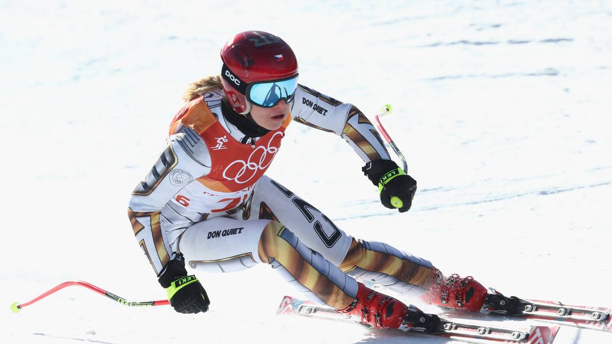 Im Super-G bei Olympia 2018 gelingt ihr dann die Mega-Sensation: Sie gewinnt völlig überraschend Gold - und übertrumpft die Ski-Asse und Spezialistinnen Anna Veith und Tina Weirather