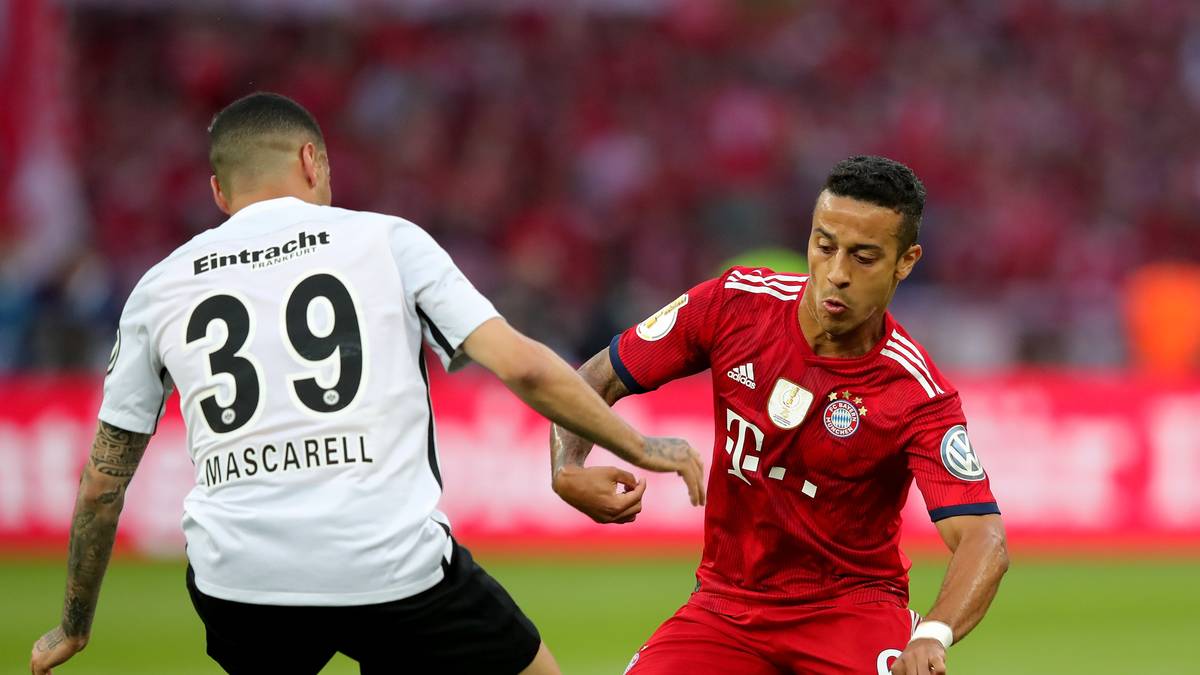 OMAR MASCARELL: Einer der stärksten Frankfurter in Durchgang eins. Ließ seinem Landsmann Thiago kaum Luft zum Atmen. Hatte nach dem Wiederanpfiff Pech, als er den Schuss von Lewandowski unhaltbar zum 1:1 abfälschte. Spielte trotzdem cool weiter - SPORT1-Note: 2,5