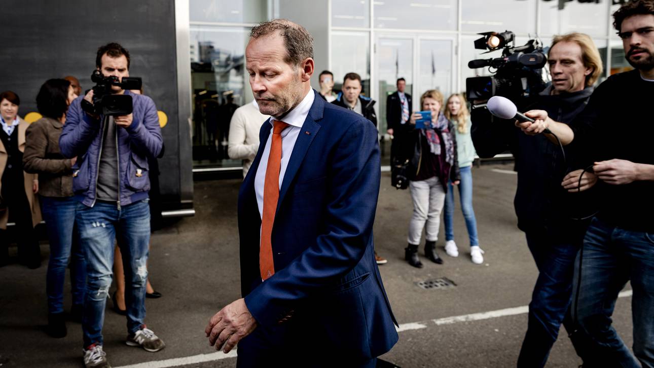 Oranje feuert Bondscoach Blind