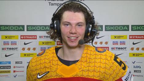 Die deutsche Eishockey-Nationalmannschaft steht im WM-Finale. Einen großen Anteil daran hat NHL-Verteidiger Moritz Seider. Dieser zeigt sich überglücklich und betont den Willen nun die Goldmedaille erreichen zu wollen.