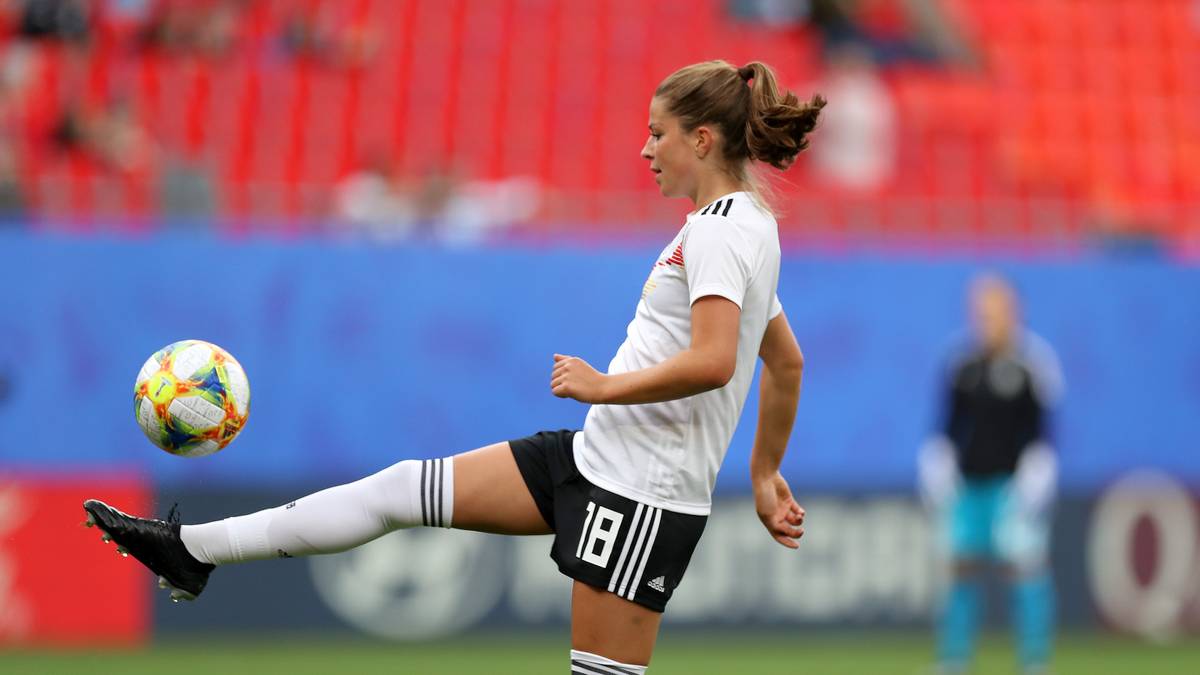 MELANIE LEUPOLZ: Ackerte vor allem defensiv viel und half der Innenverteidigung oft gegen physisch starke Nigerianerinnen. Offensiv nur wenige Aktionen. Wurde zur Pause - vermutlich mit Blick aufs Viertelfinale - ausgewechselt. SPORT1-Note: 2,5