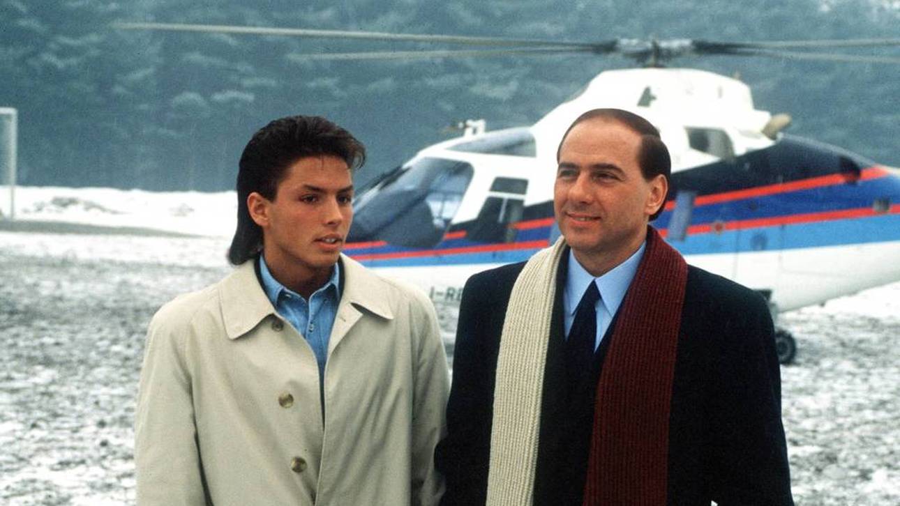 Silvio Berlusconi und Sohn Piersilvio bei ihrer Ankunft bei Milan 1986