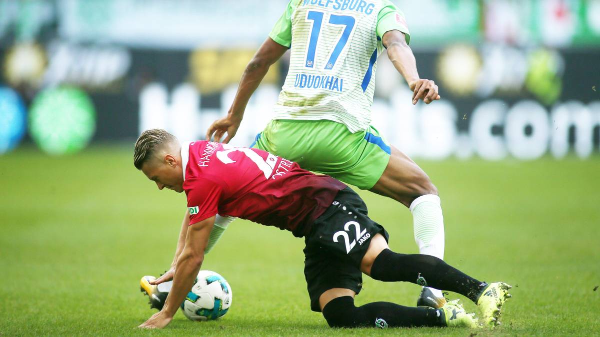 Martin Harniks frecher Hackentunnel gegen VfL-Schlussmann Koen Casteels bringt dem Aufsteiger den verdienten Ausgleich