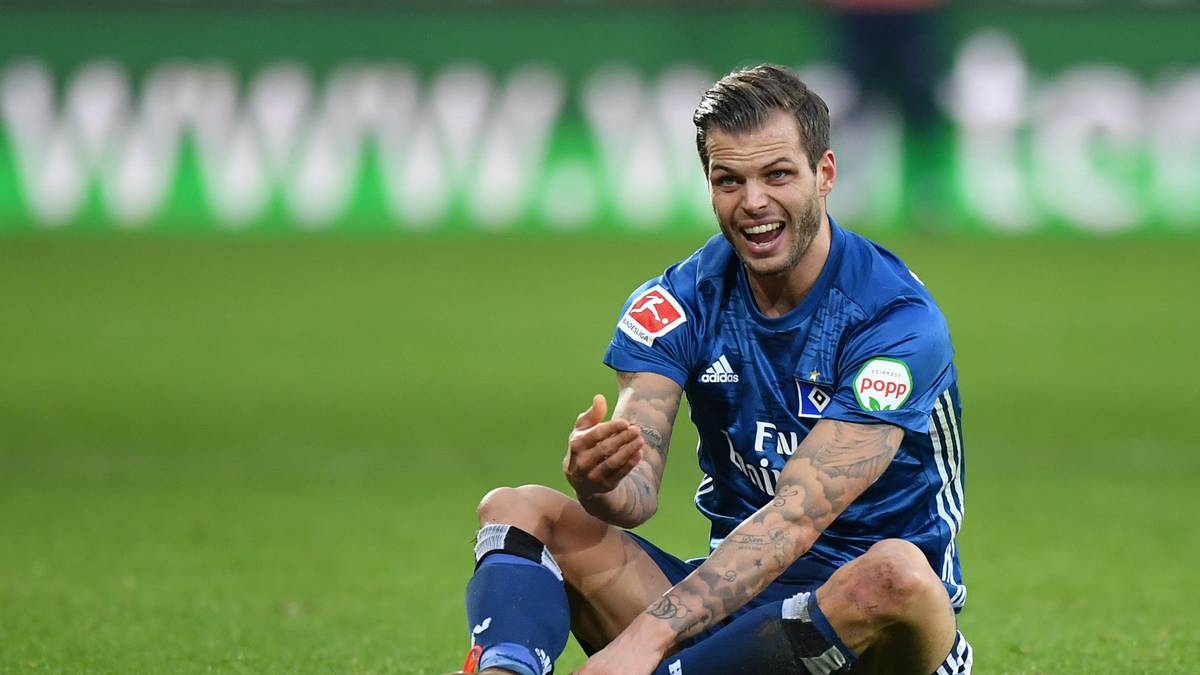 DENNIS DIEKMEIER: Für Dennis Diekmeier endeten acht Jahre beim HSV mit dem Abstieg in Liga zwei. Dort wird der 28-Jährige nicht für die Rothosen auflaufen, Coach Christian Titz plante schon zum Ende der vergangenen Saison nicht mehr mit ihm
