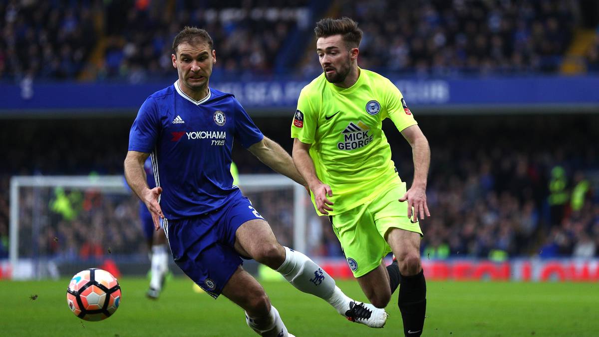 BRANISLAV IVANOVIC: Der Verteidiger steht vor einem Wechsel nach Russland zu Zenit St. Petersburg. Der Außenverteidiger stand jahrelang beim FC Chelsea unter Vertrag, hat aber in dieser Saison seinen Stammplatz verloren. Ersetzen soll den Serben ein Schalker...