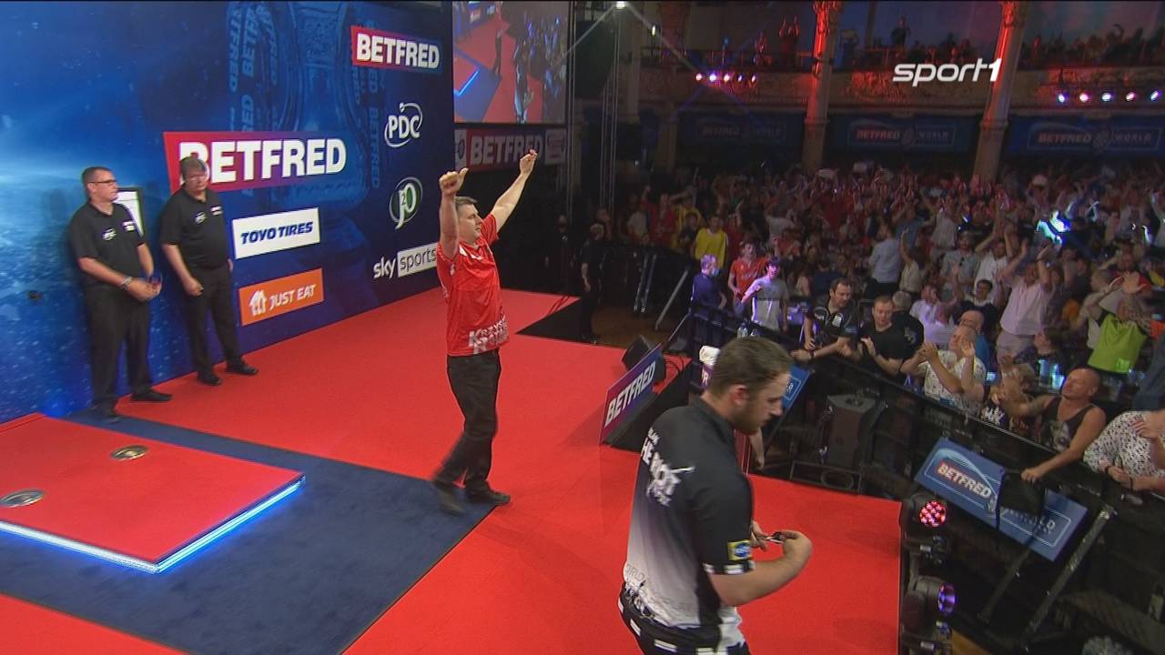 Darts World Matchplay: Krzysztof Ratajski besiegt Callan Rydz mit 16:8