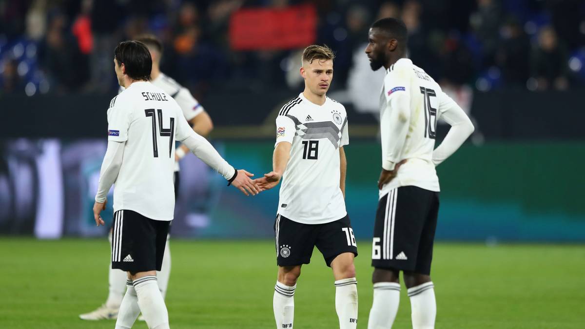 SCHWEIZ - "Blick": "Die Deutsche Nationalmannschaft kann ein verkorkstes Jahr nur mit einem Unentschieden beenden. Die DFB-Elf spielt gegen Holland in der Nations League 2:2."