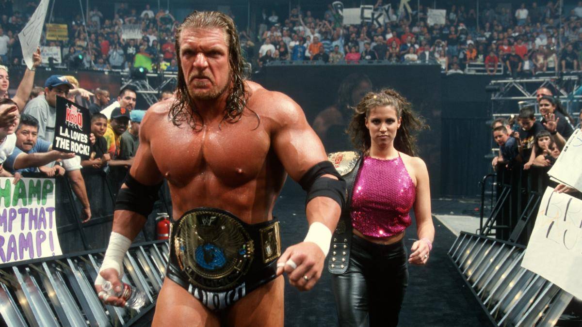 Triple H mit seiner heutigen Ehefrau Stephanie McMahon im Jahr 2000