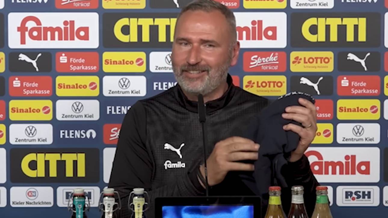 Live bei der PK! Trainer gratuliert Tochter zum Geburtstag