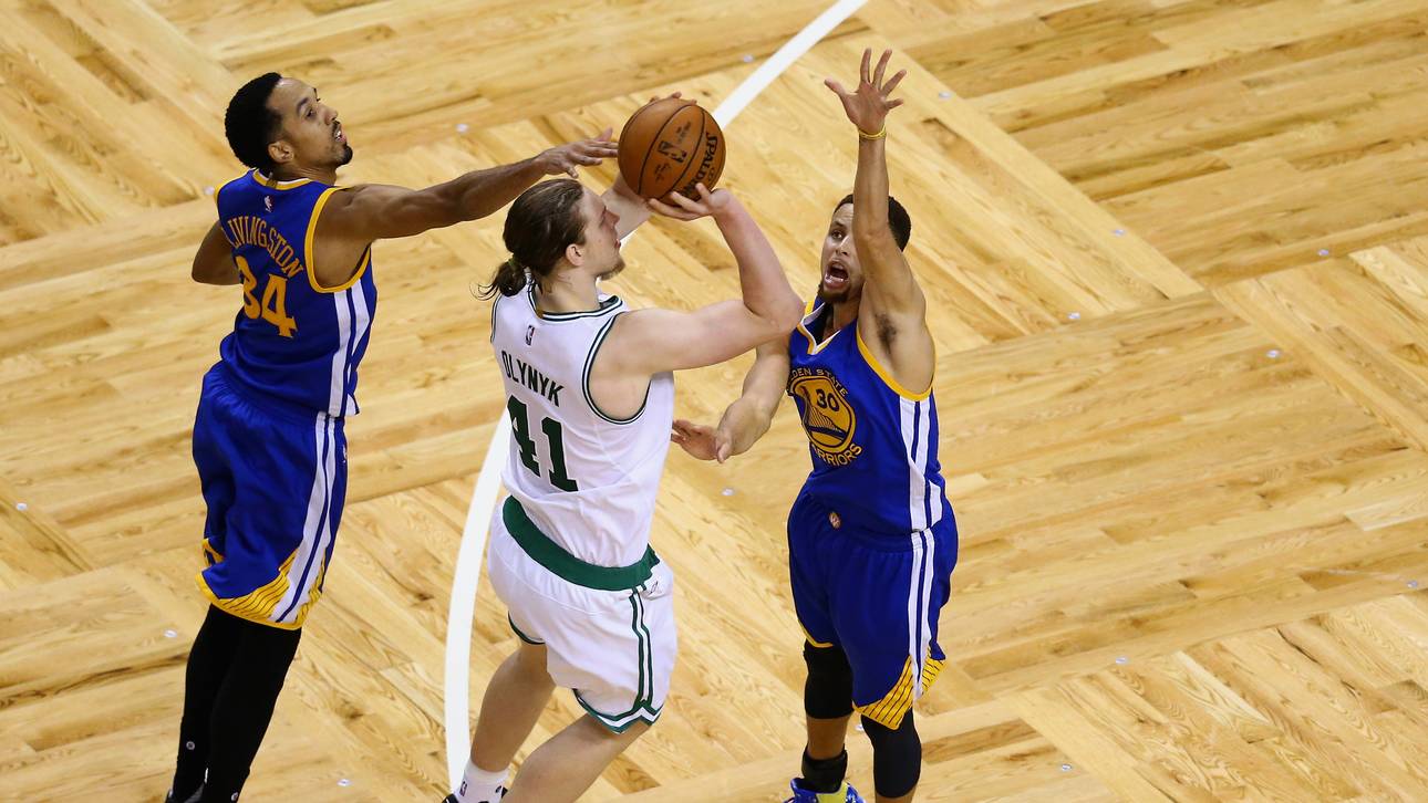 Kelly Olynyks Verzweiflungswurf flog am Ring vorbei