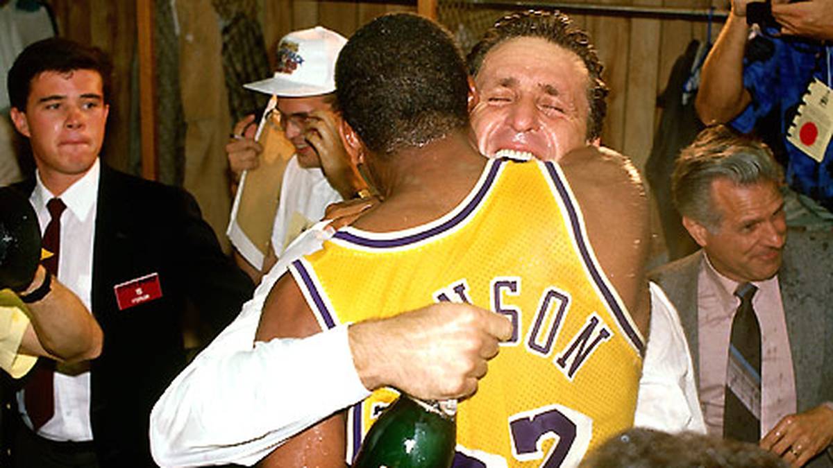 Vor der Saison 1987/88 versprach Trainer Riley die Titelverteidigung. Sein Team kam mit diesem zusätzlichen Druck bestens zurecht und holte in der Tat den Titel