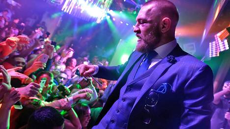 Conor McGregor ließ es auf der Party in Las Vegas nach seinem Sieg krachen