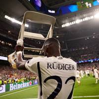 Real Madrid steht im Finale der Champions League. Der deutsche Nationalspieler Antonio Rüdiger feierte den Sieg mit einem Symboljubel. 