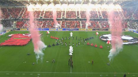 Der SC Freiburg hat eine neue Heimat - das EUROPA-PARK-Stadion. Vor dem Testspiel gegen den FC St. Pauli hat der Sportclub das neue Stadion mit einer spektakulären Eröffnungsfeier eingeweiht.