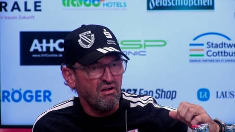 Vor dem Zweitligaspiel gegen die SpVgg Fürth richtet Energie-Coach Claus-Dieter Wollitz deutliche Worte an die Leute, die ihm zuletzt Transfer-Forderungen an den Verein unterstellten.
