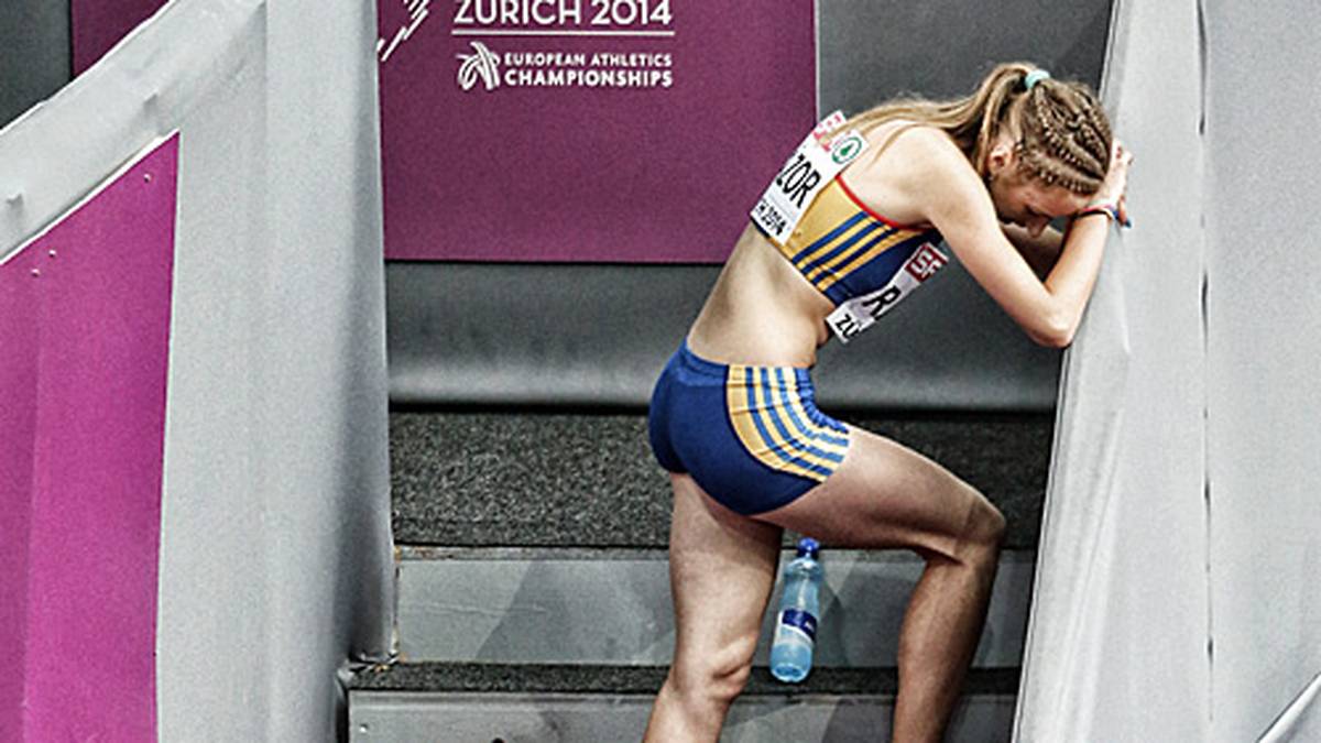 Die 400 Meter hinterlassen bei den Athletinnen deutliche Spuren