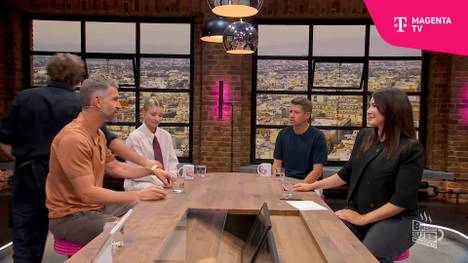 Im MagentaTV „Breakfast Club“ kritisieren Lena Cassel und Micky Beisenherz Bundestrainer Julian Nagelsmann deutlich für seine Medienkommunikation sowie seinen öffentlichen Umgang mit den Spielern.
